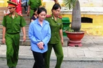 Tẩm xăng vào chăn, thiêu sống chồng khi đang ngủ