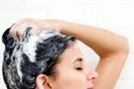 Chất giữ mùi hương trong dầu gội có thể gây vô sinh