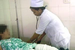 “Luộc” chỗ kín của vợ bằng dầu đun sôi