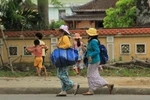 Gặp "cô" "bắt" bệnh bằng cách ... vỗ tay