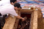 Phá mộ, bẻ cong xác ướp nhét cho vừa tiểu sành