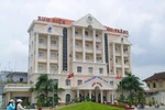 Tri ân nhà giáo hay bưu điện trục lợi?
