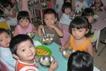 Chiếm dụng tiền ăn của học sinh mầm non