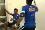 Neymar 'bắt chước' nhảy điệu Gangnam Style