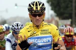 Lance Armstrong đầu hàng án tước 7 chức vô địch Toure de France