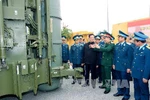 Thủ tướng Nguyễn Tấn Dũng thăm Đoàn tên lửa phòng không 64 