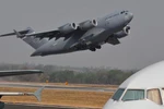 Mỹ gửi C-5, C-17 bắc cầu hàng không vận giúp Pháp chiến đấu ở Mali