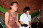 Bé 12 tuổi bị hiếp: Nhà nghèo, bố đã bỏ đi, mẹ vác gạch thuê