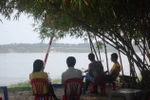 Muôn vàn cách trốn nắng nóng của người Hà Nội