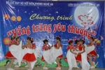 "Vầng trăng yêu thương" đến với trẻ em nghèo miền núi Nghệ An