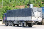 Khởi tố lái xe tải đâm hỏng cả xe liên ngành để vượt trạm cân