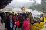 Sao lại ép dân mua vé vào cửa Phật?