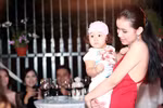 Hoa hậu Thùy Lâm khoe con gái bụ bẫm tái xuất sau 4 năm "ở ẩn"