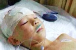 Cô giáo Trung Quốc đánh học sinh chấn thương não vì nói chuyện riêng