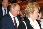 Ly hôn là chuyện riêng của ông Putin, không ảnh hưởng đến tín nhiệm