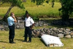 Tìm thấy mảnh cánh lớn của MH370 trên một đảo của Pháp?