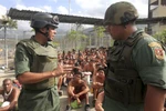 Tù nhân Venezuela nổi loạn xả súng, ít nhất 50 người thiệt mạng