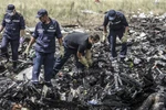 Quân đội Ukraine dội bom gần hiện trường MH17