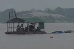 Bất chấp “lệnh cấm” cát tặc vẫn ngang nhiên hoạt động, chính quyền bất lực?
