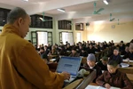 Hình ảnh lạ lẫm và thú vị: Khi nhà sư học ĐH trên chùa