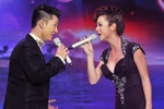 Cận cảnh Jennifer Phạm khoe giọng hát dễ thương
