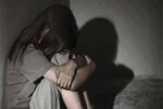 Thiếu nữ đi ăn trộm bị bắt và dọa cho “người dính sida” hãm hiếp