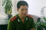 Bắt kẻ giả danh công an để nhận "chạy việc" vào ngành