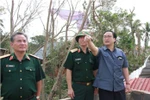 Phó Thủ tướng Hoàng Trung Hải tới hiện trường vụ nổ kho pháo hoa