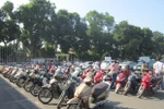 Tổ chức bãi trông xe miễn phí cho đồng bào tới viếng Đại tướng