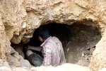 Hà Giang: Dân “lật” ruộng tìm... vàng