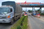 Xóa 17 trạm thu phí cầu đường từ 1/1/2013
