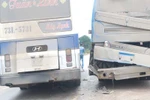 Mất lái, xế hộp cuốn 4 xe máy vào gầm, lao thẳng vào nhà dân