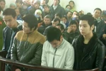 2 nữ sinh bị 4 trai làng thay nhau hãm hiếp