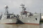 Giao lưu quân sự với tàu hải quân Singapore 