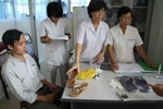 Tiến hành "mổ" dép Trung Quốc tìm độc chất