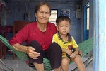 Ngóng chờ người thân trở về từ Philippines