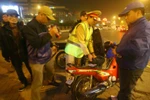 Cảnh sát hóa trang được chặn người vi phạm