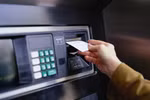 Thủ đoạn mới rút tiền qua thẻ ATM