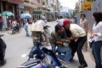 Hà Nội: "Điều" du khách lên xe SH để cướp tài sản