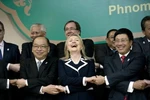 Hillary Clinton: "Đừng đe dọa, khiêu khích ở biển Đông"
