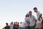 Buộc vào nhau, 2 mẹ con nhảy sông tự vẫn