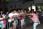 Minh Vương khiến sinh viên Ngoại thương 'phát sốt' vì hành động đẹp