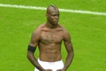 Chiêm ngưỡng 2 khoảnh khắc lóe sáng xuất thần của Balotelli