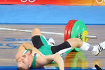Tai nạn kinh hoàng môn cử tạ Olympic: Trật khớp tay, tạ chèn lên lưng