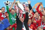 Sir Alex Ferguson và 13 lần nâng cúp vô địch Ngoại hạng Anh
