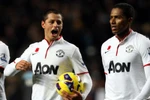 Chicharito - Van Persie: Ai đá trung phong tốt hơn?