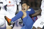 Cận cảnh chấn thương gãy xương chày kinh hãi của David Villa