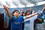 Phép màu của 'Thánh' Diego Maradona