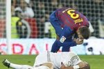 'Đồ tể' Pepe lấy Shakira làm cớ chọc Pique