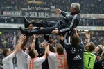 ‘Nhà vua’ mới Bayern Munich: Vĩ đại qua từng con số